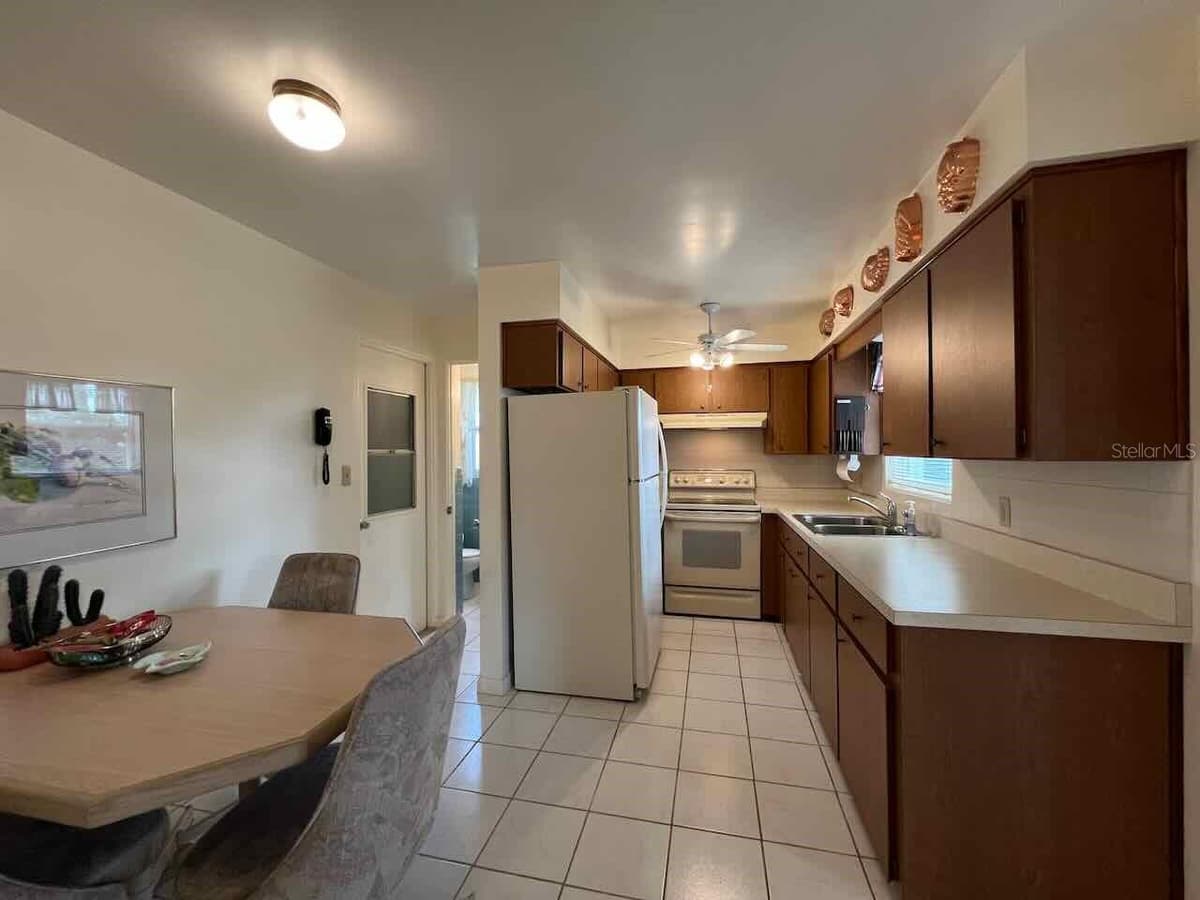 535 PENINSULA AVENUE — photo 4 of 79