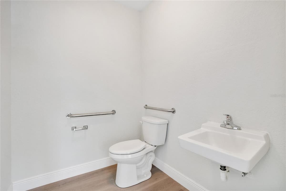 3248 COMMERCIAL WAY — photo 28 of 44
