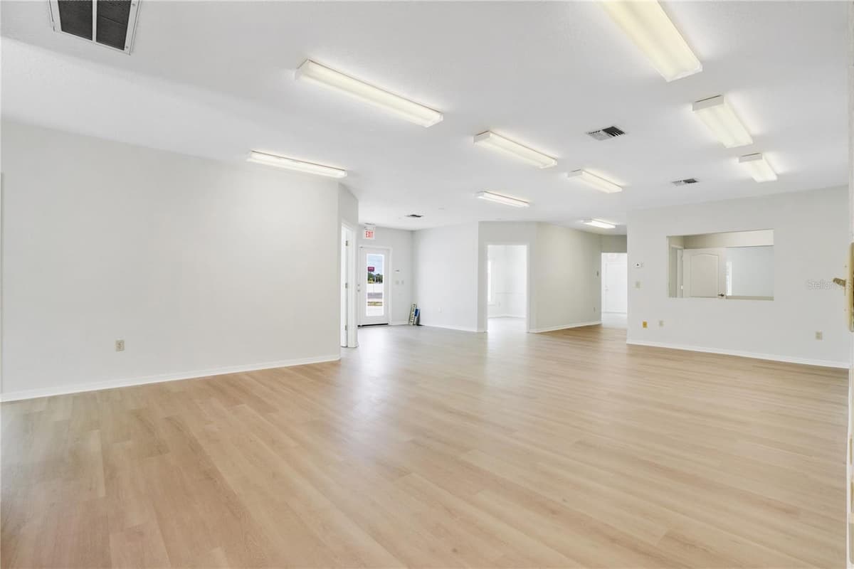 3248 COMMERCIAL WAY — photo 7 of 44