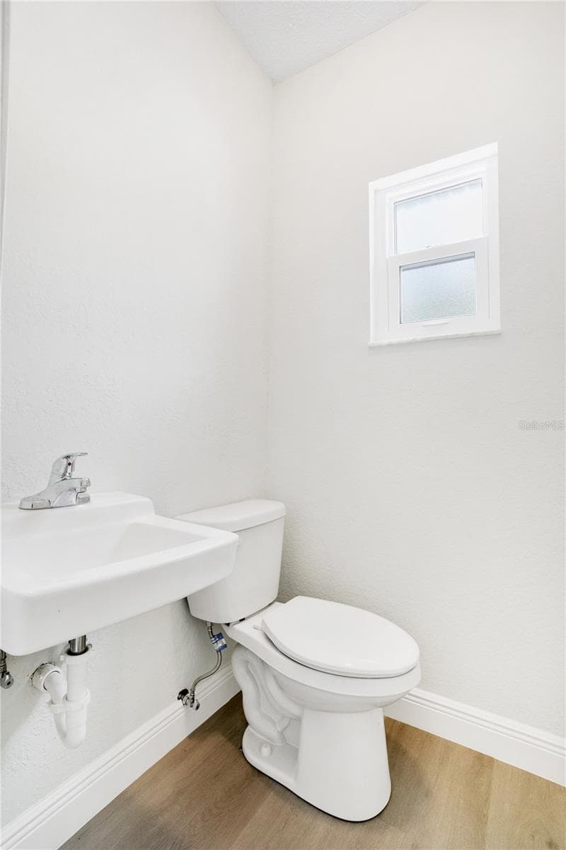 3248 COMMERCIAL WAY — photo 18 of 44