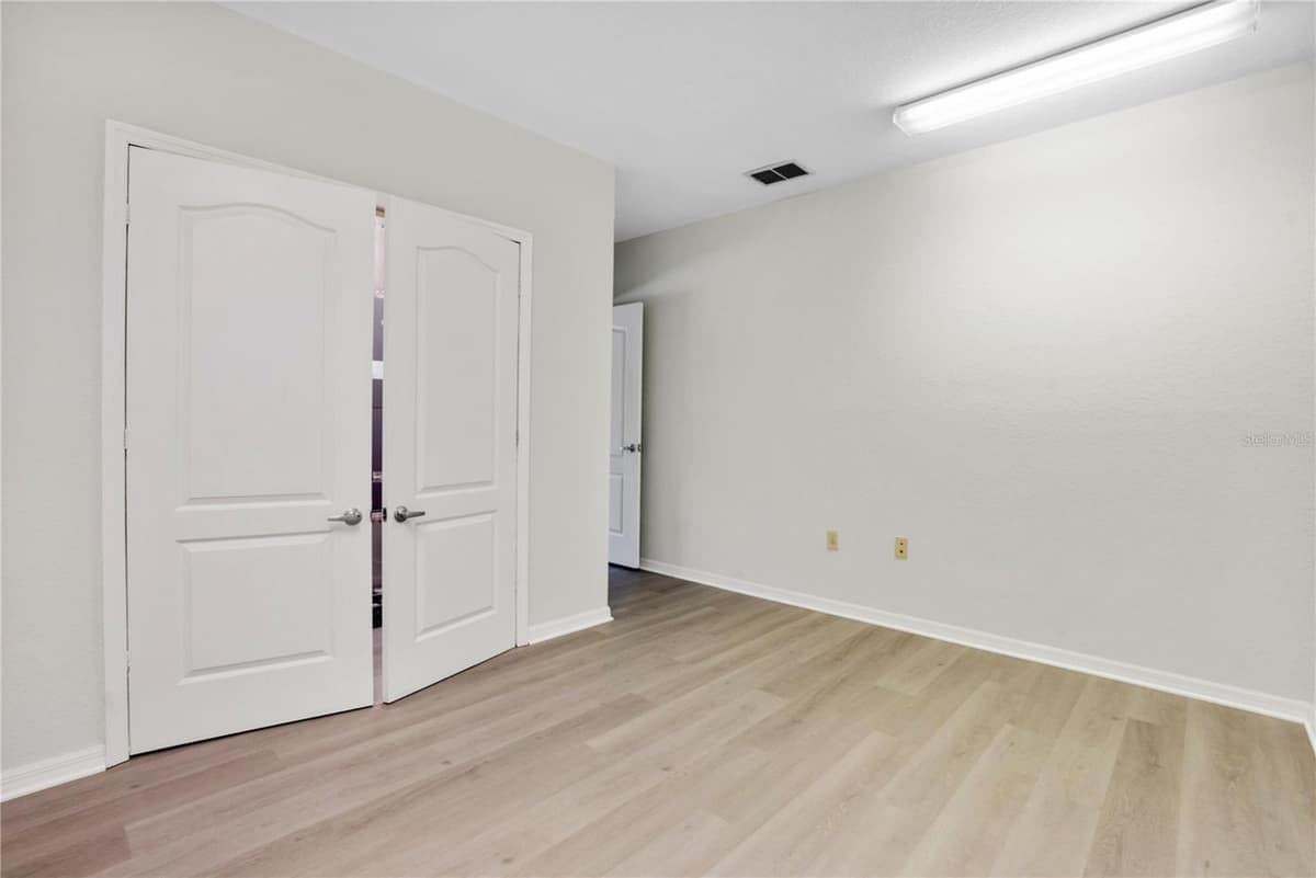 3248 COMMERCIAL WAY — photo 32 of 44