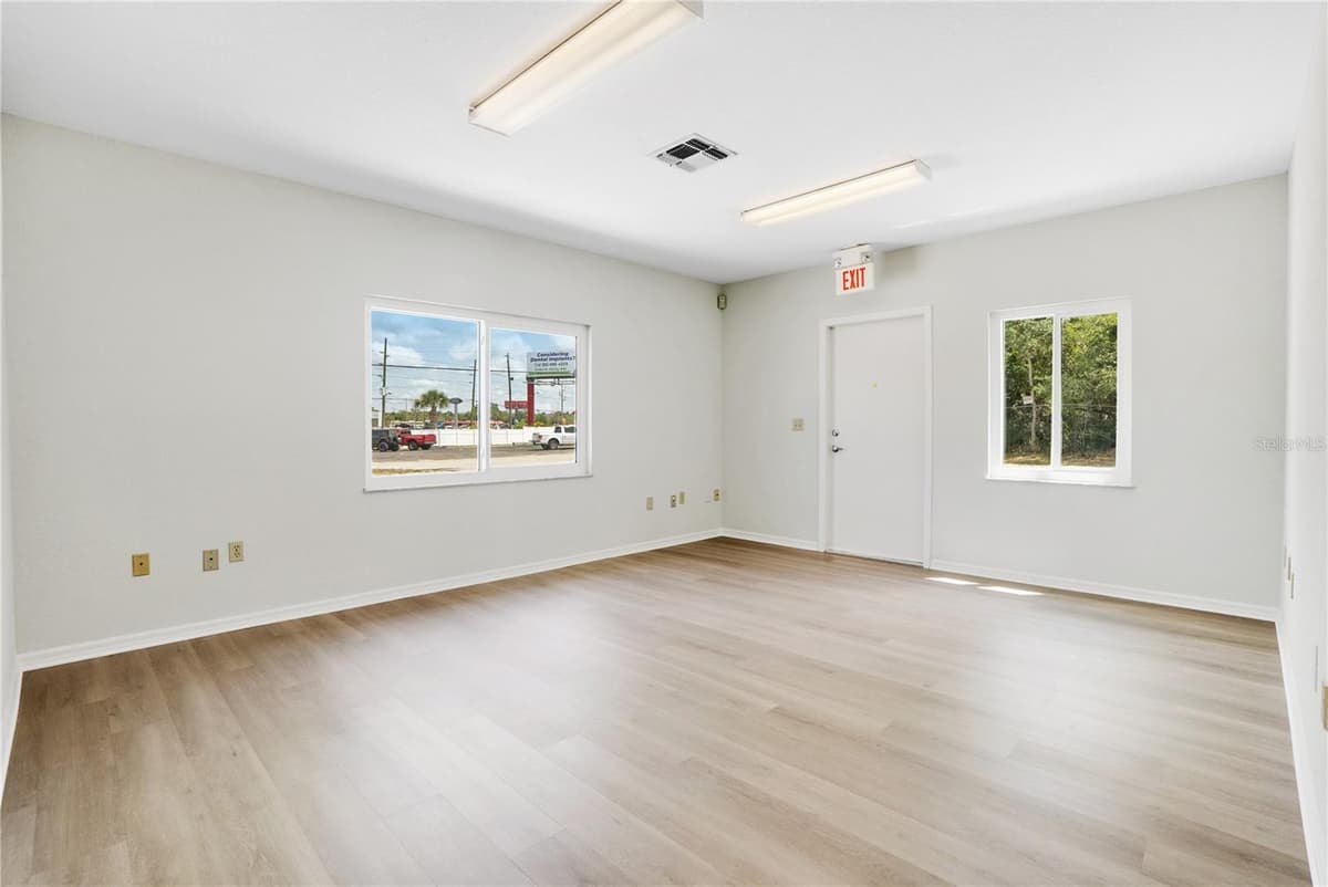 3248 COMMERCIAL WAY — photo 14 of 44