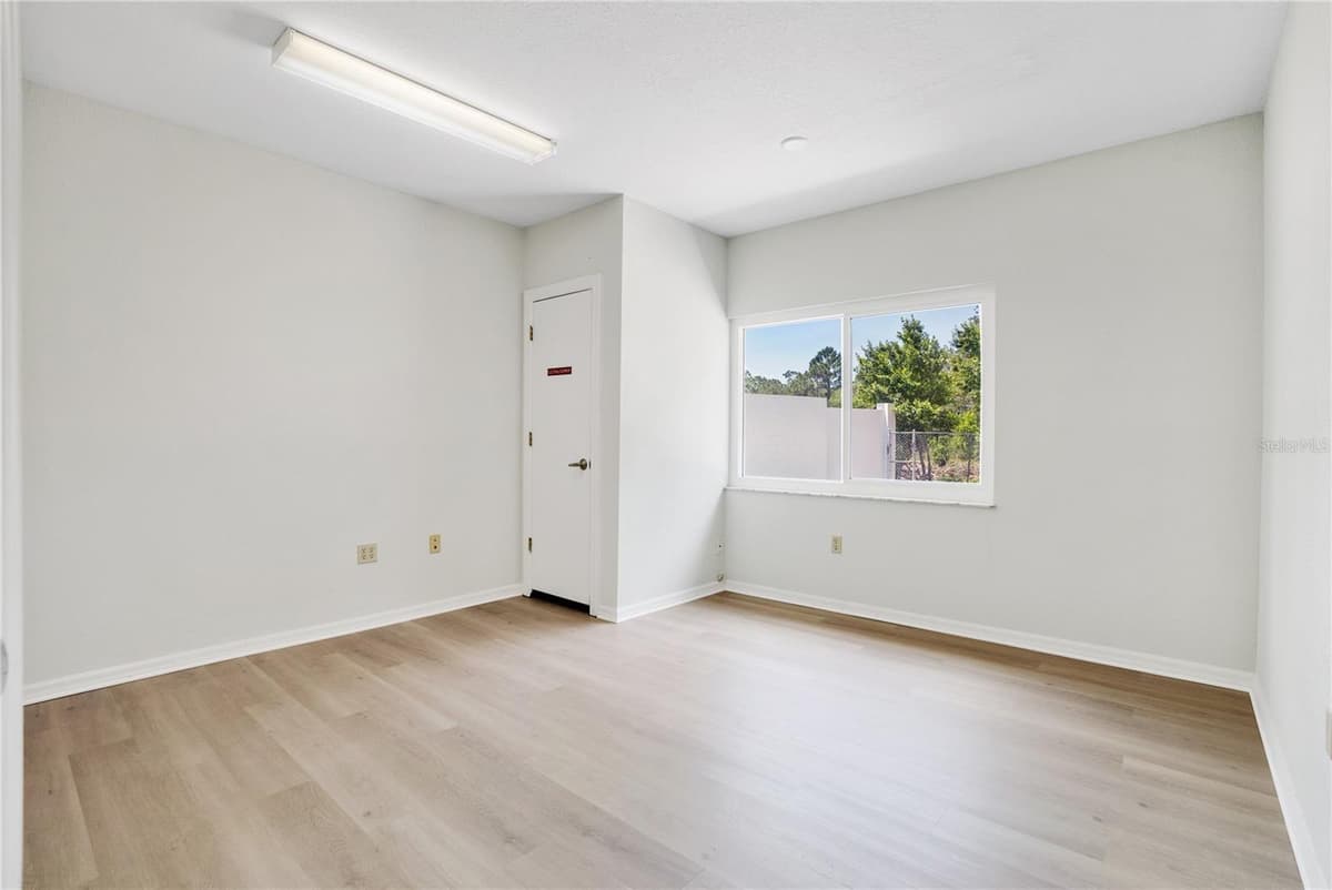 3248 COMMERCIAL WAY — photo 29 of 44