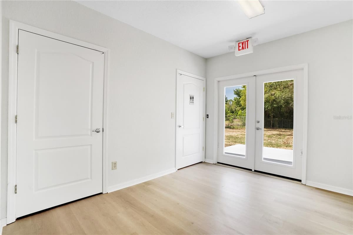 3248 COMMERCIAL WAY — photo 25 of 44