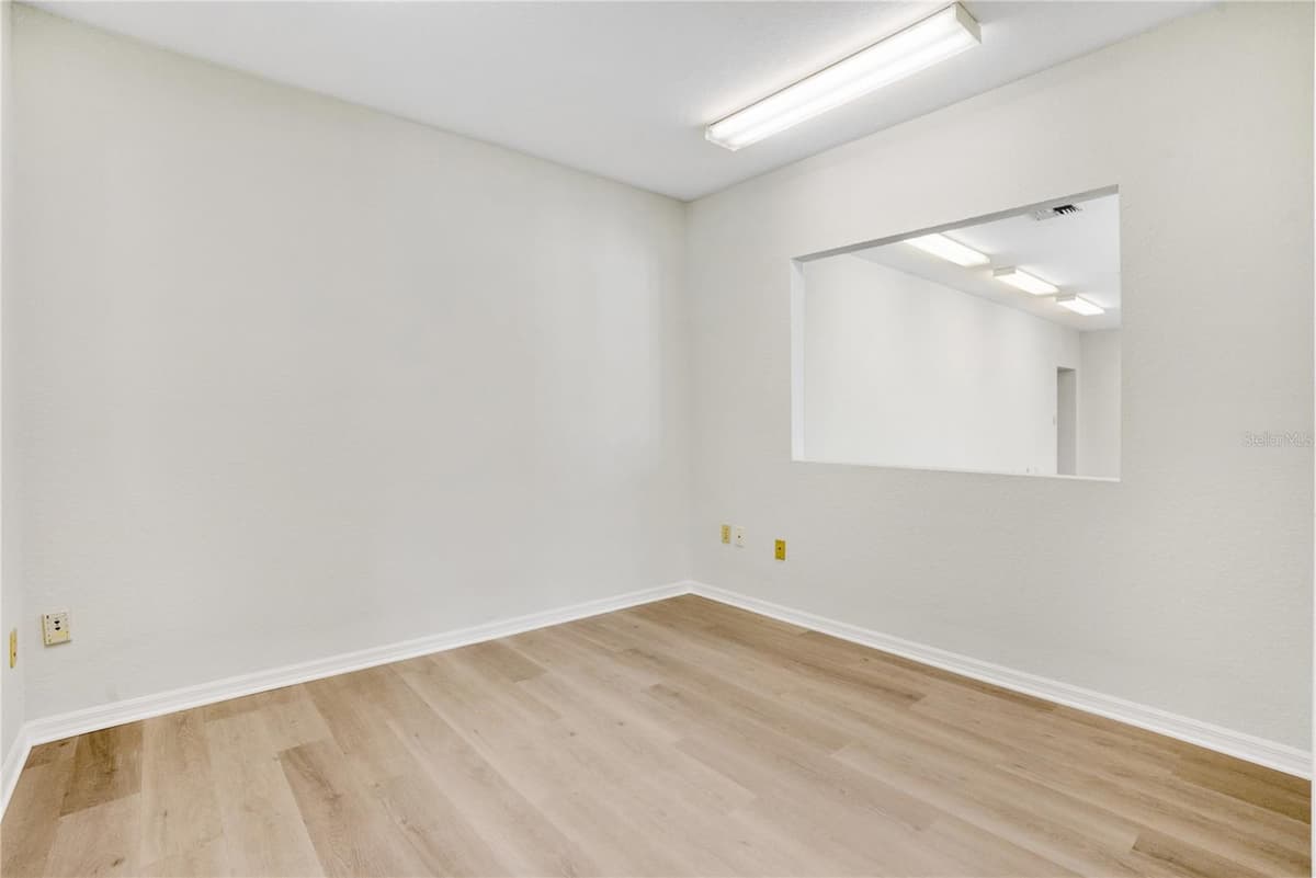 3248 COMMERCIAL WAY — photo 12 of 44
