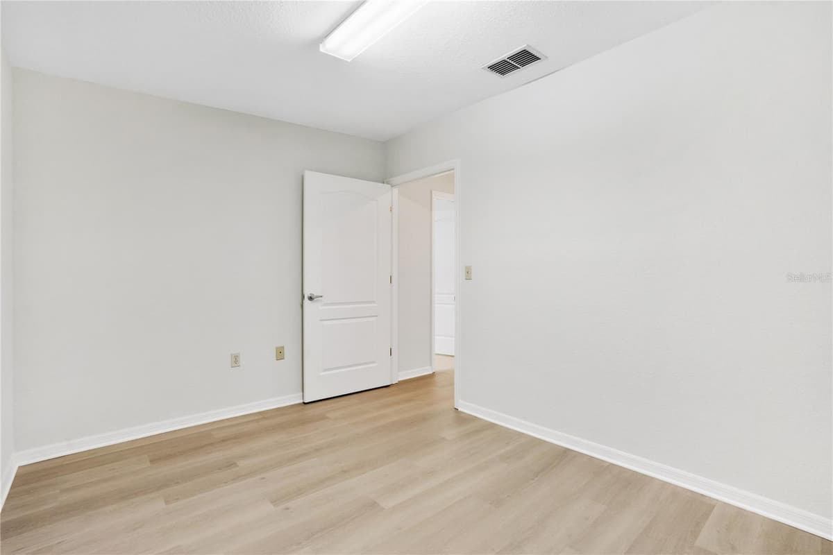 3248 COMMERCIAL WAY — photo 22 of 44