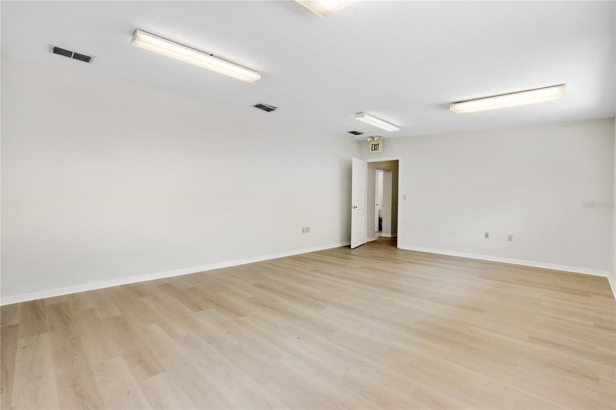 3248 COMMERCIAL WAY — photo 20 of 44