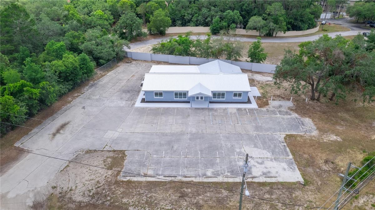 3248 COMMERCIAL WAY — photo 37 of 44