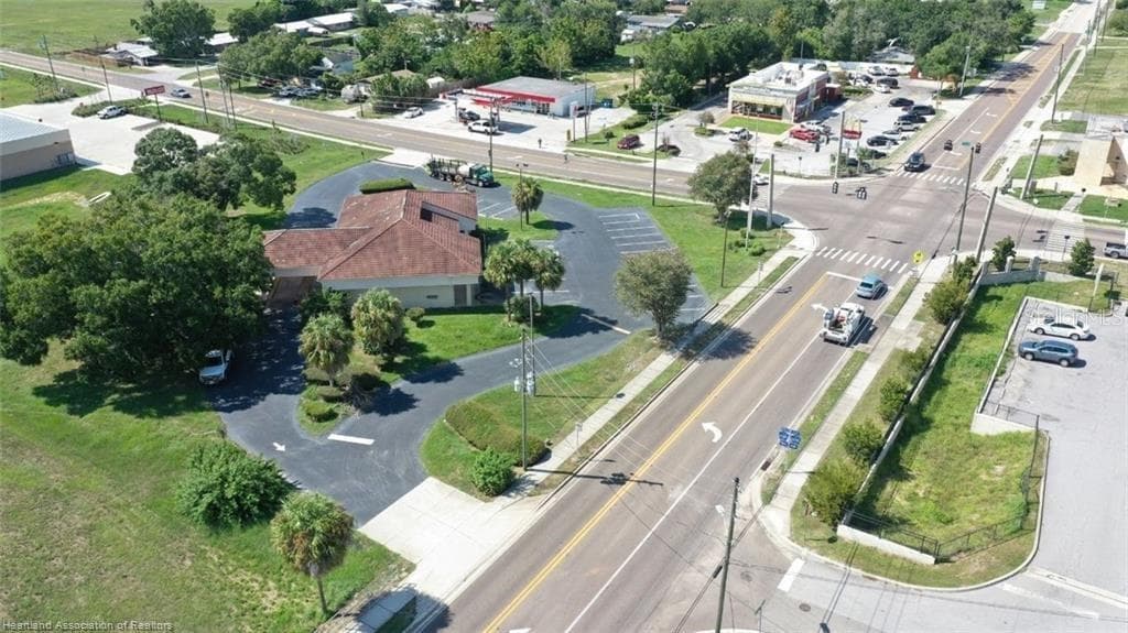695 SCENIC HIGHWAY — photo 3 of 8