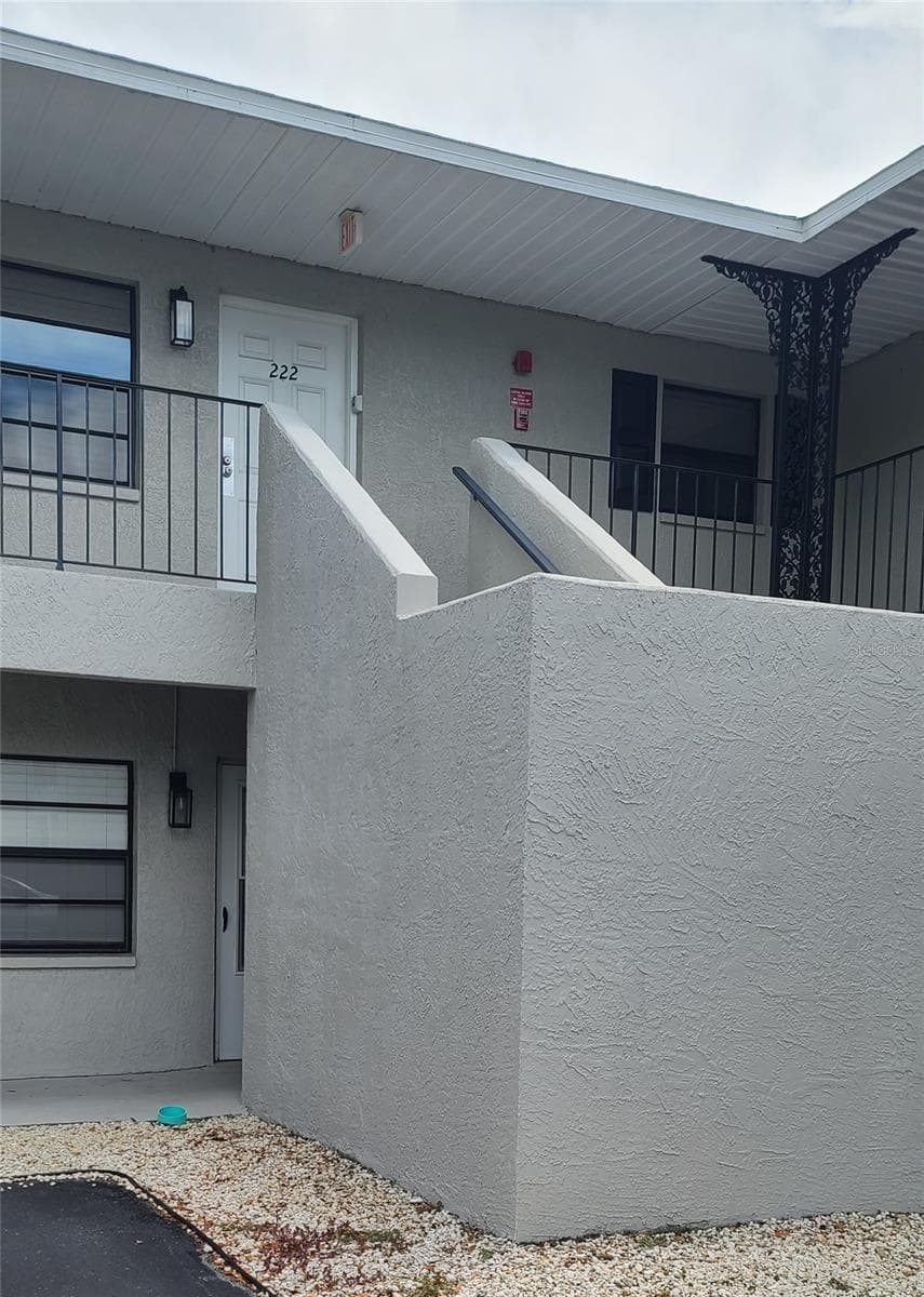 101 LAKE AVENUE — photo 12 of 56