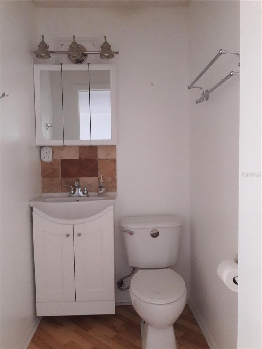 101 LAKE AVENUE — photo 21 of 56