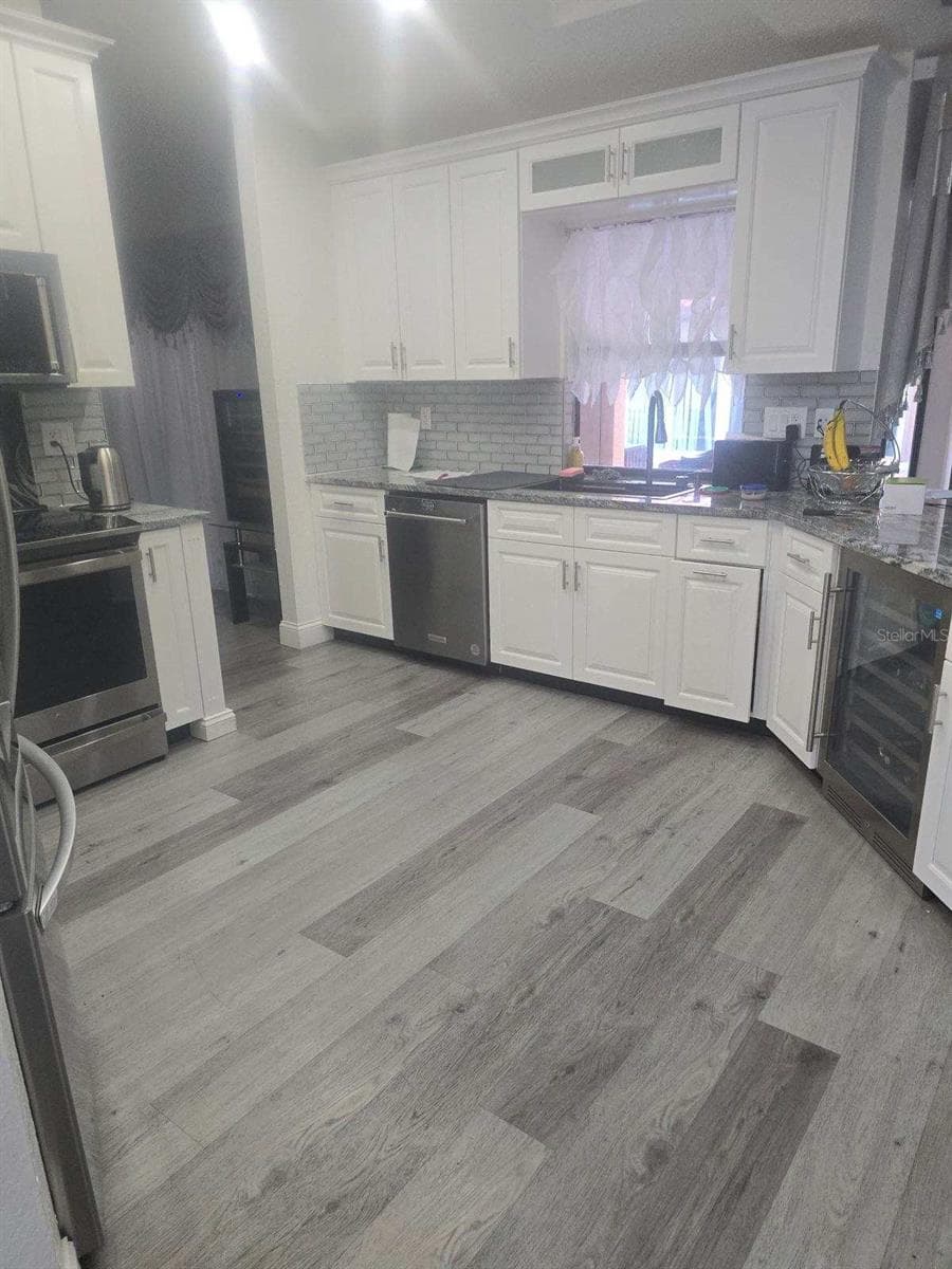 4240 JAMES STREET — photo 37 of 53