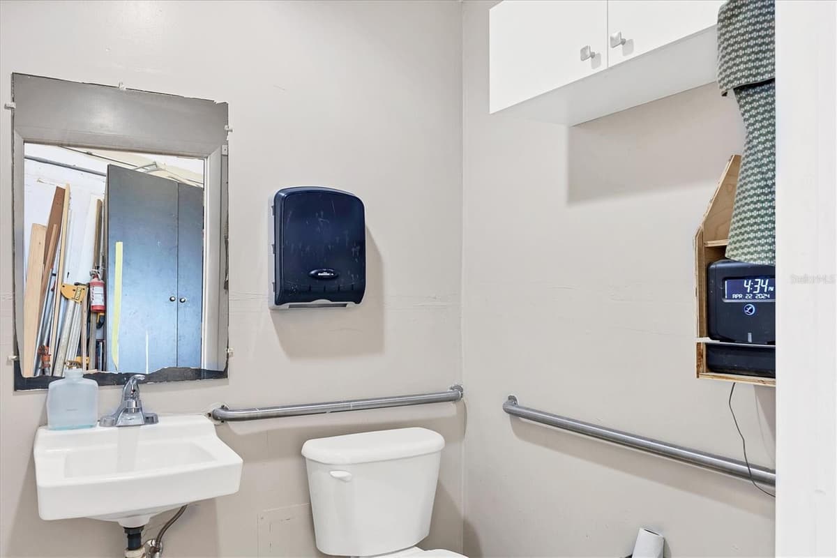 4240 JAMES STREET — photo 26 of 53