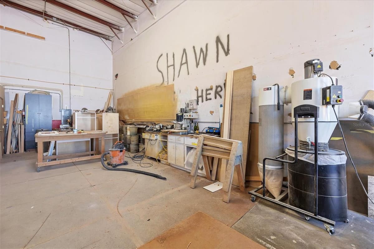 4240 JAMES STREET — photo 9 of 53