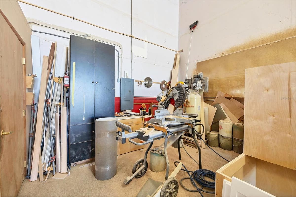 4240 JAMES STREET — photo 11 of 53