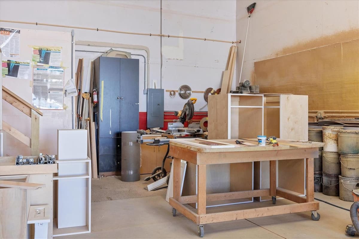 4240 JAMES STREET — photo 10 of 53