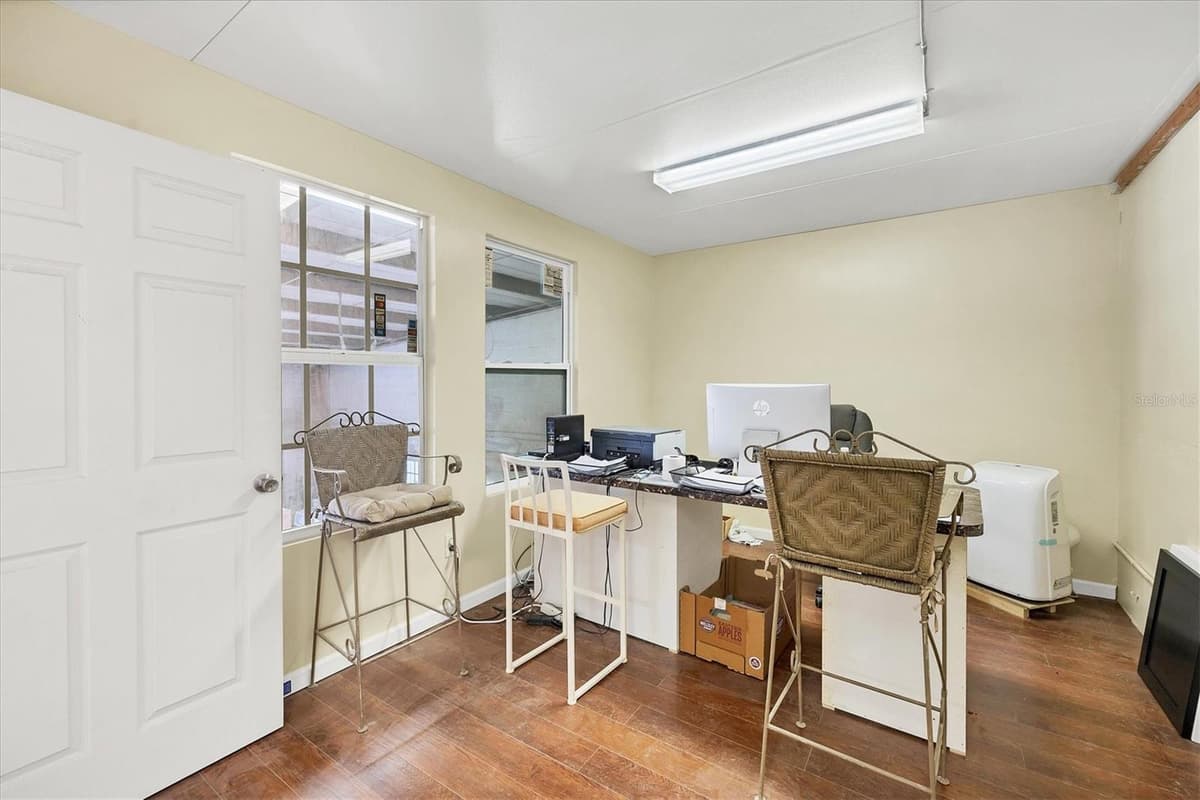4240 JAMES STREET — photo 23 of 53