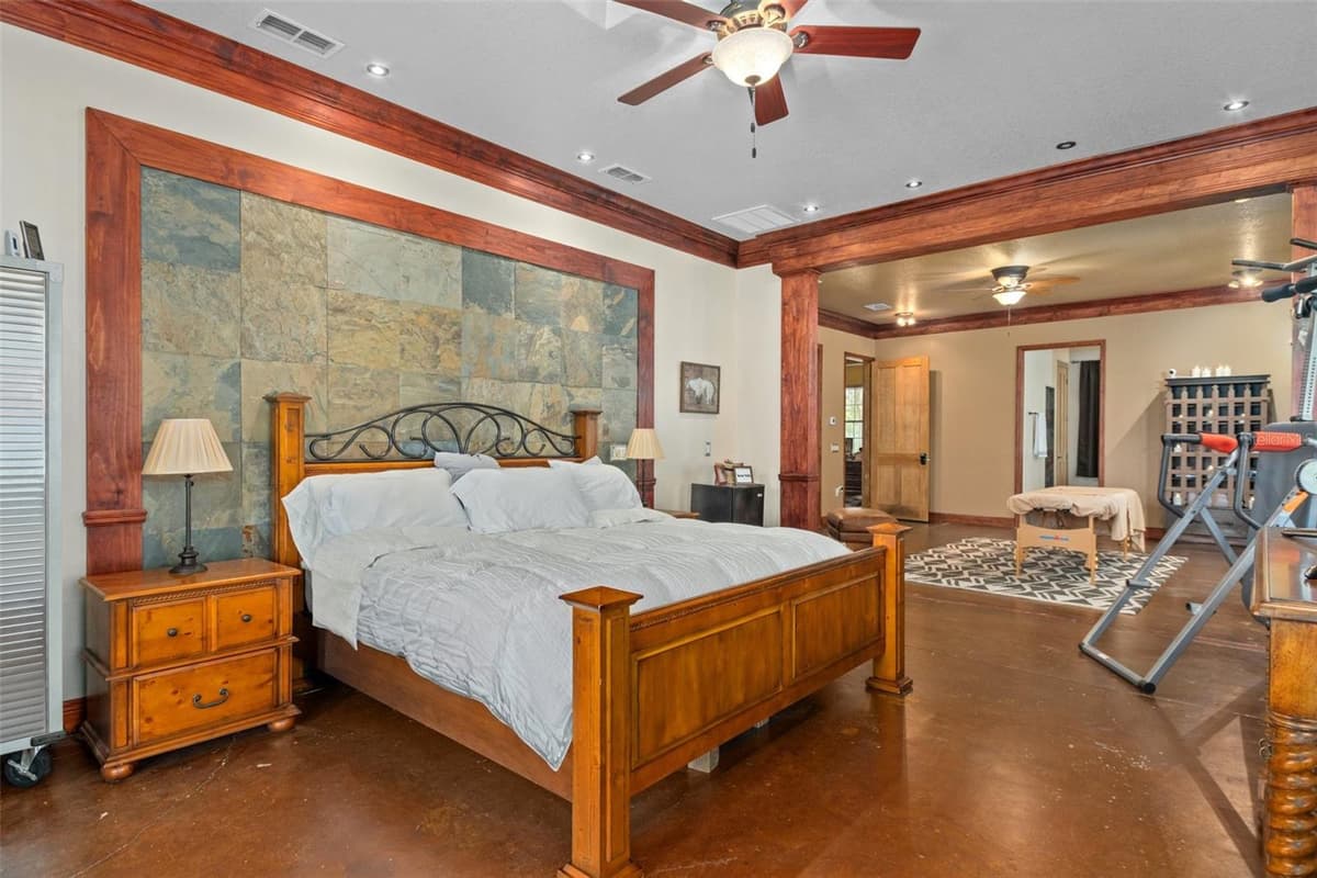 8123 LECANTO HIGHWAY — photo 42 of 99