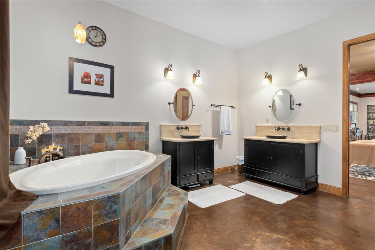 8123 LECANTO HIGHWAY — photo 41 of 99