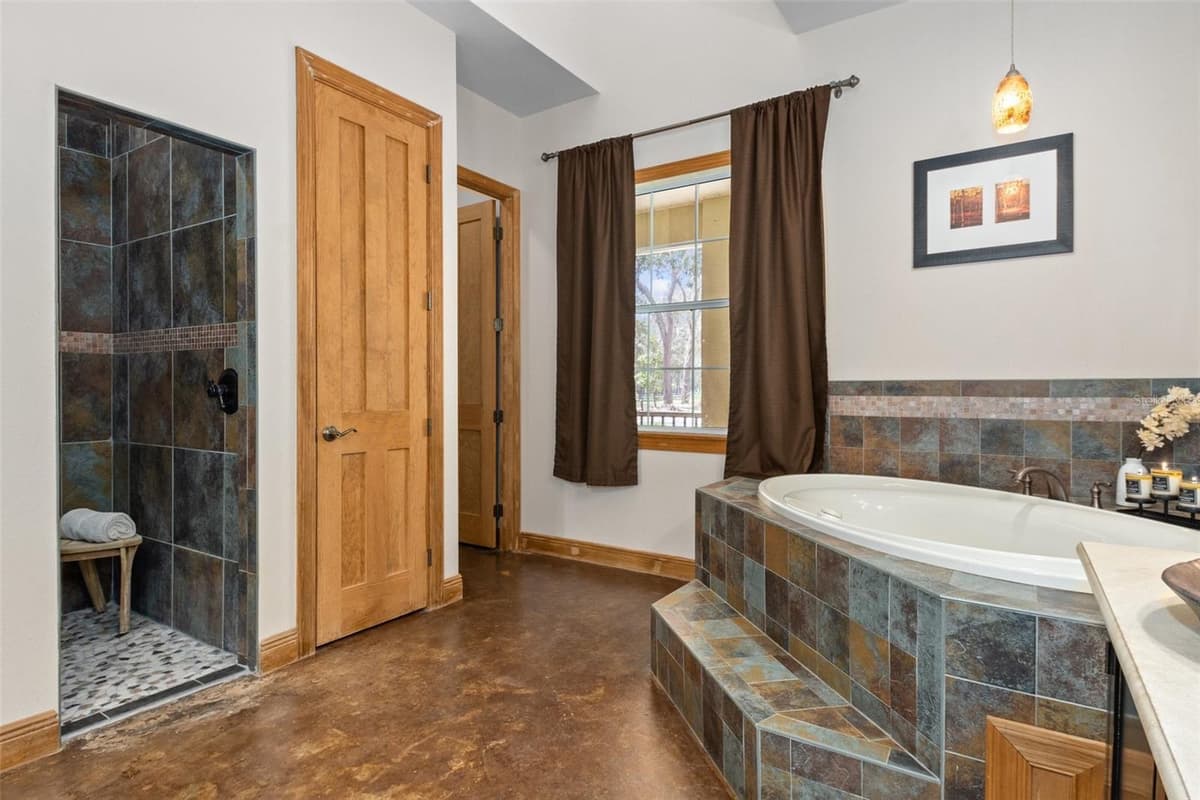 8123 LECANTO HIGHWAY — photo 40 of 99
