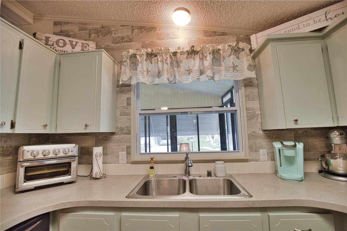 914 IGLESIA DRIVE — photo 14 of 74