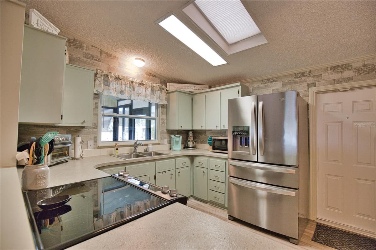 914 IGLESIA DRIVE — photo 13 of 74