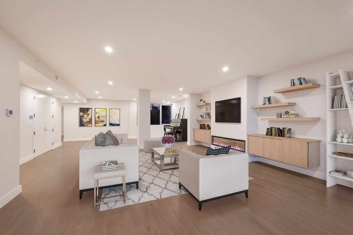 84 AVENIDA VENECCIA — photo 10 of 37