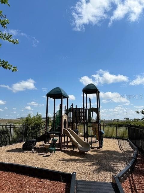 8101 RESORT VILLAGE DRIVE — photo 21 of 24