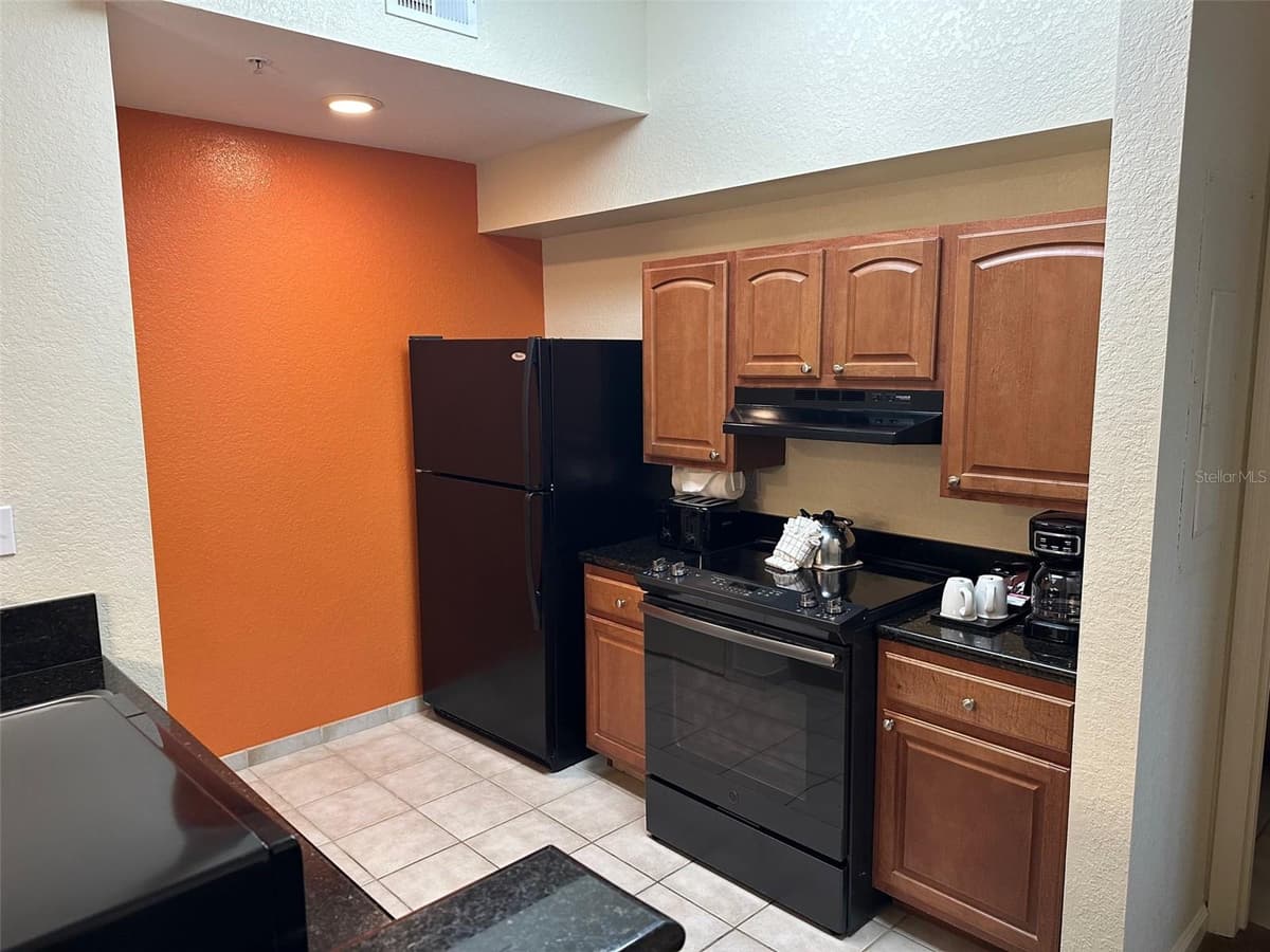 8101 RESORT VILLAGE DRIVE — photo 10 of 24