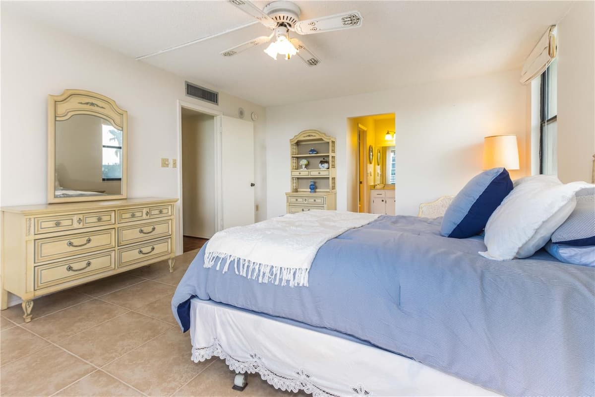 1380 GULF BOULEVARD — photo 48 of 71