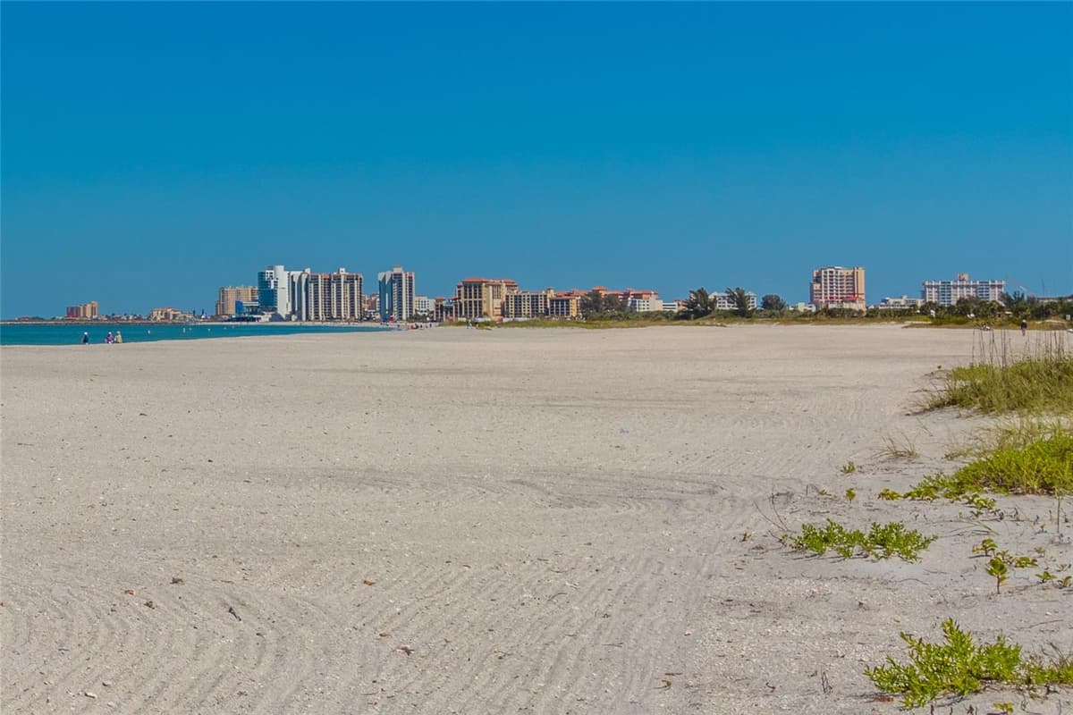 1380 GULF BOULEVARD — photo 25 of 71
