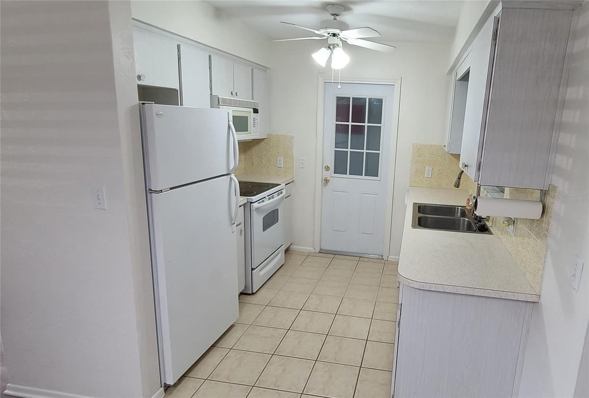 9901 111TH LANE — photo 4 of 23