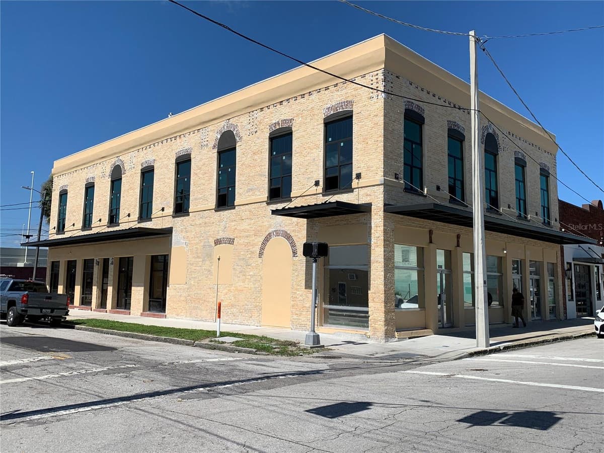 2100 MAIN STREET — photo 1 of 10