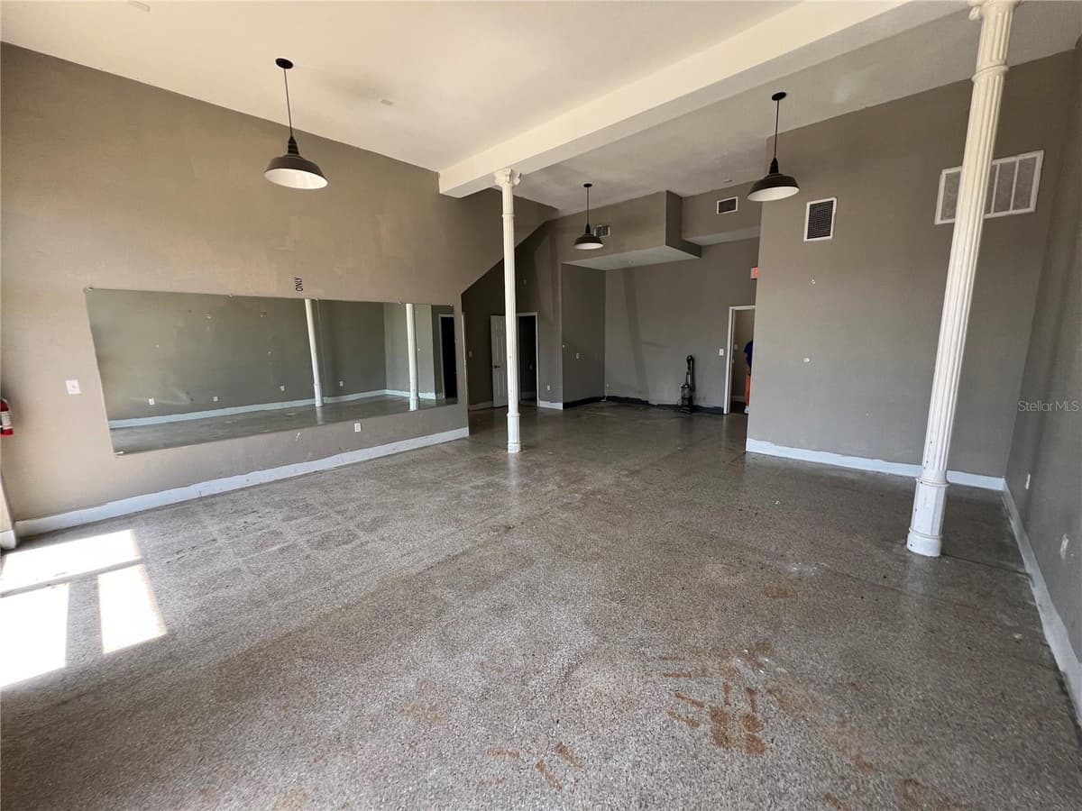 2100 MAIN STREET — photo 9 of 10
