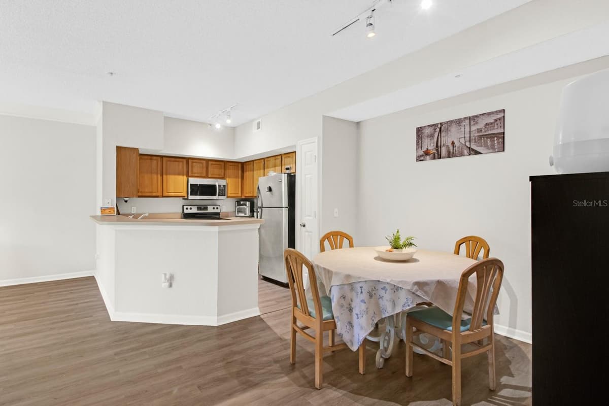 13103 MULBERRY PARK DRIVE — photo 9 of 27