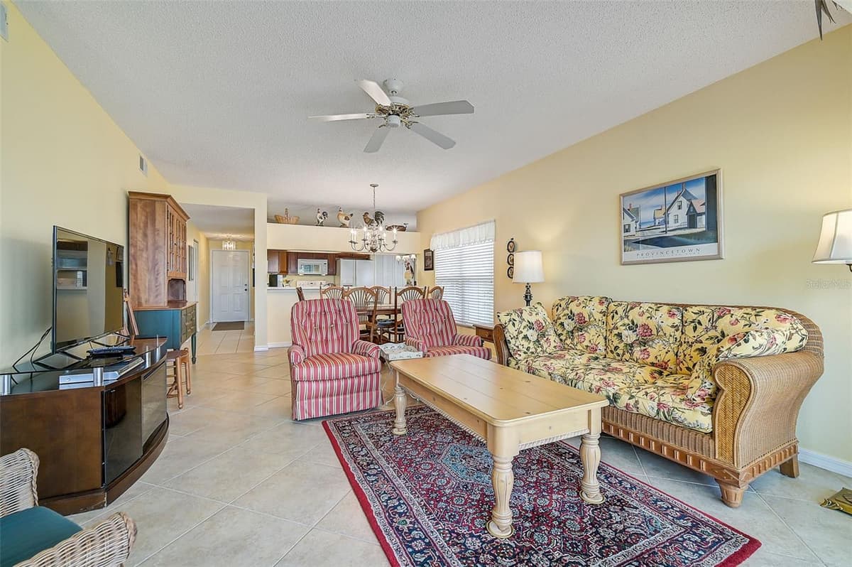 4215 CADDIE DRIVE — photo 23 of 52
