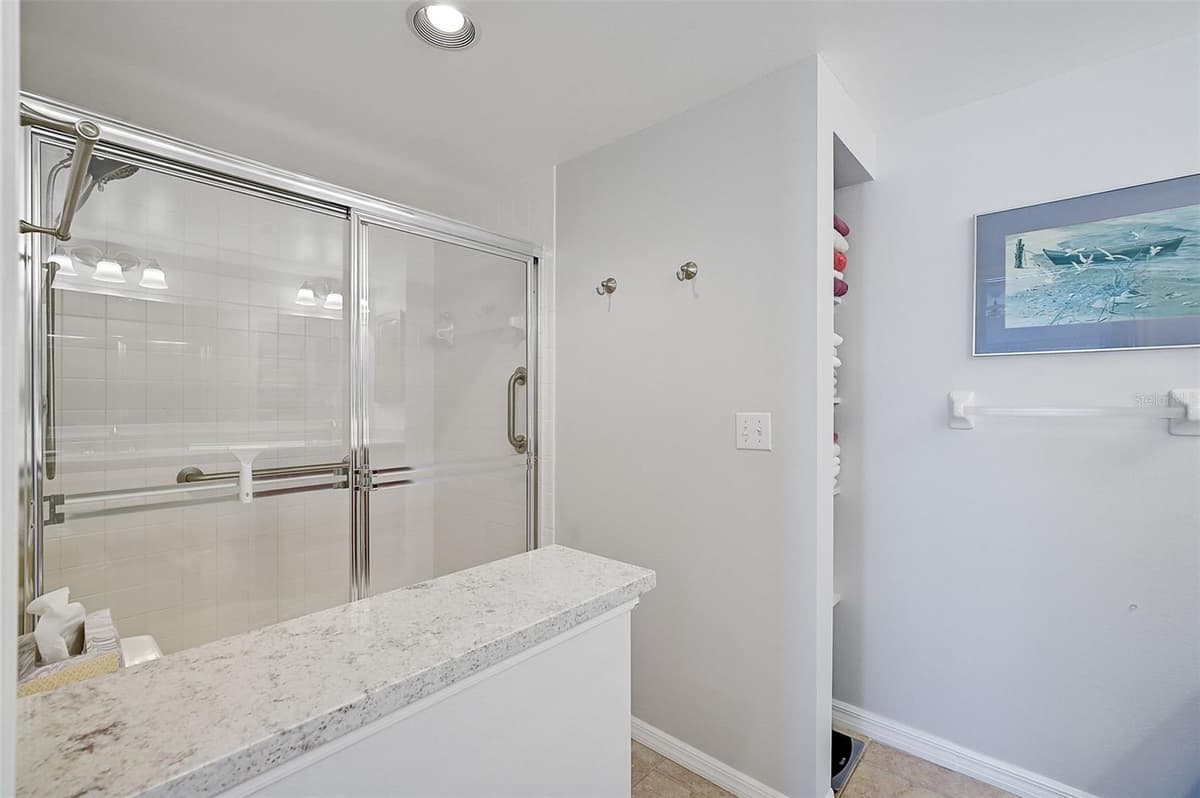 4215 CADDIE DRIVE — photo 11 of 52