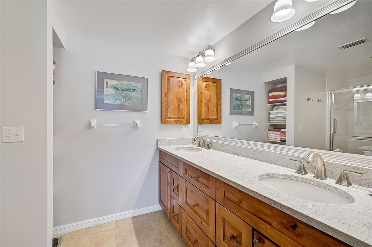 4215 CADDIE DRIVE — photo 9 of 52