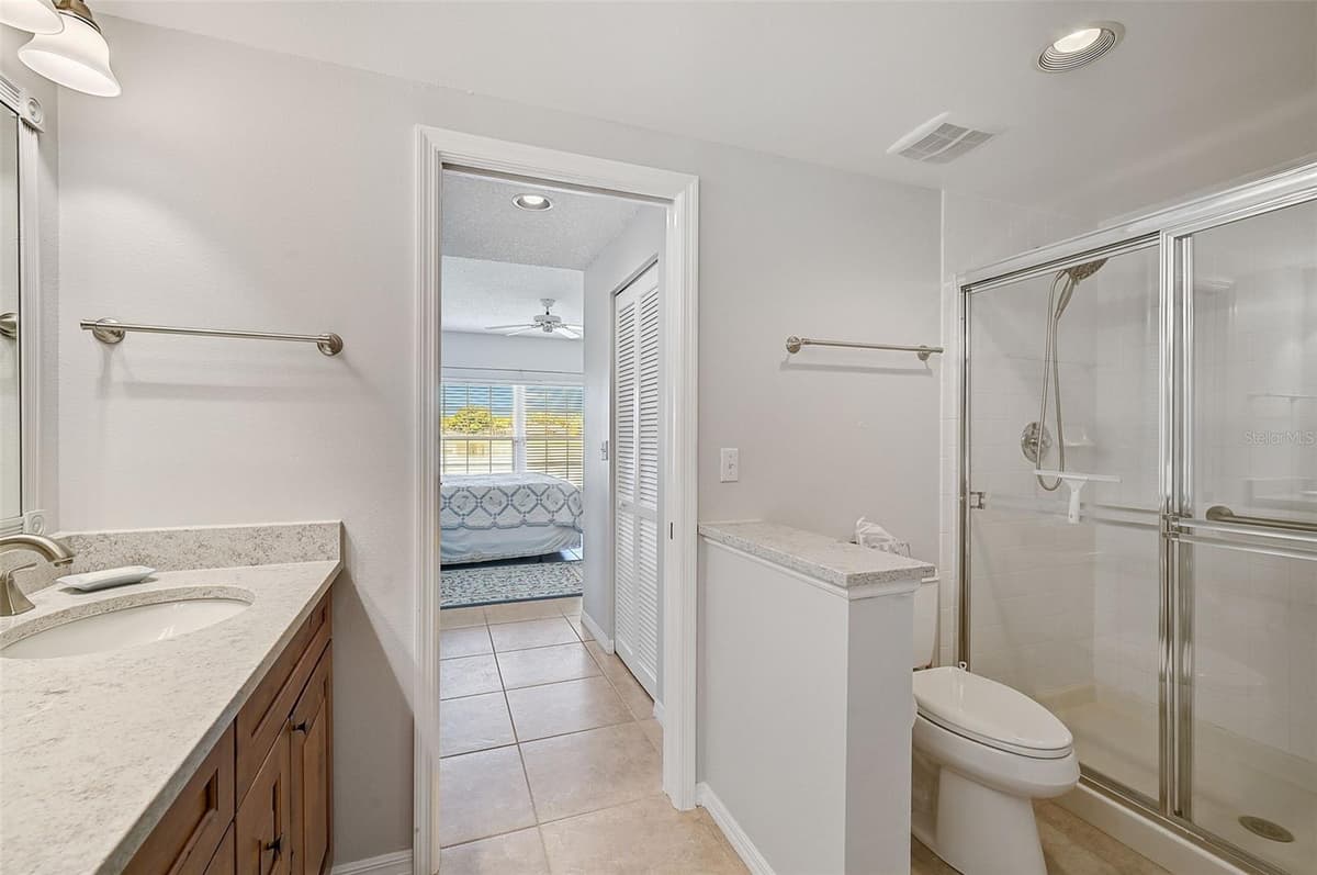 4215 CADDIE DRIVE — photo 10 of 52