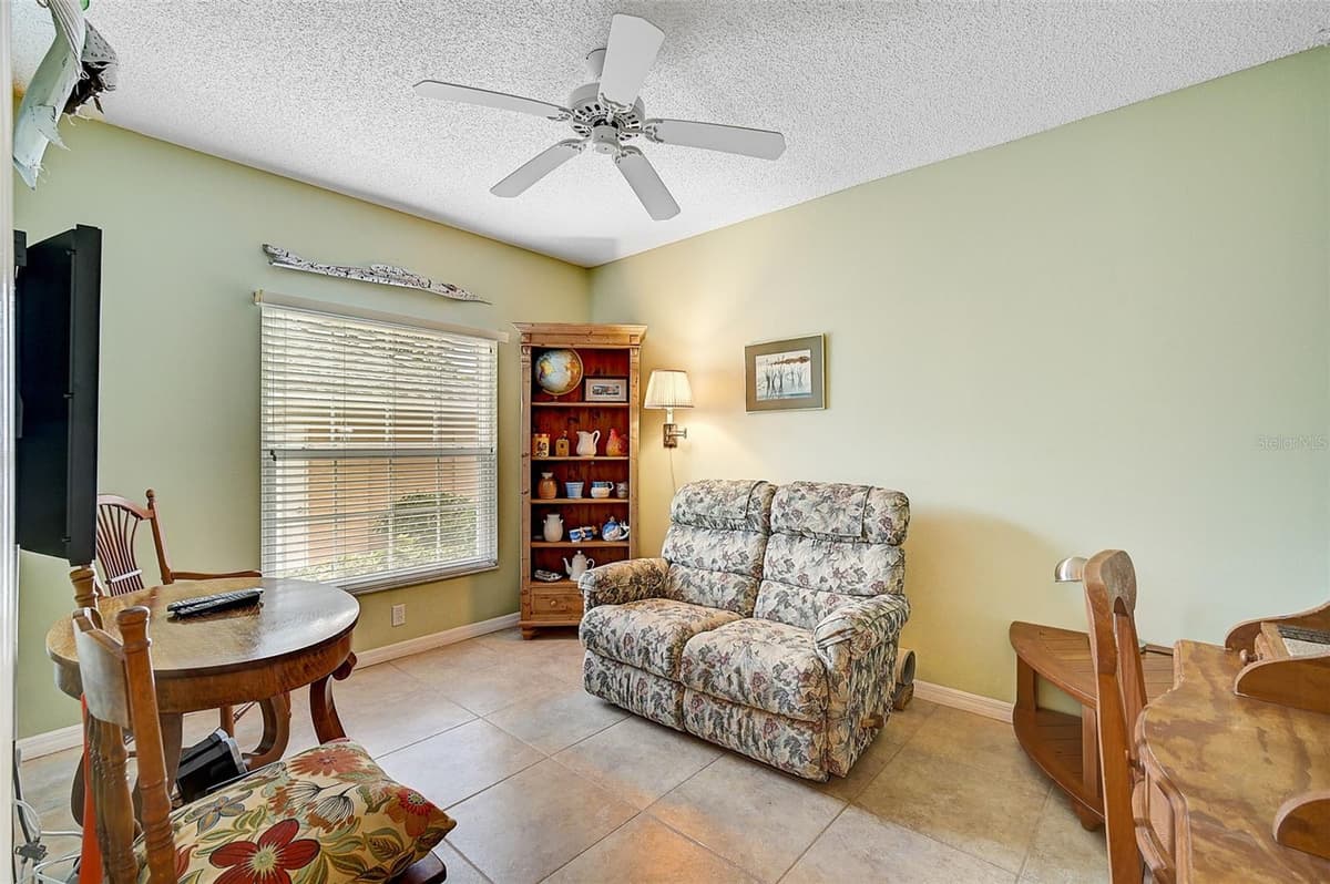 4215 CADDIE DRIVE — photo 14 of 52
