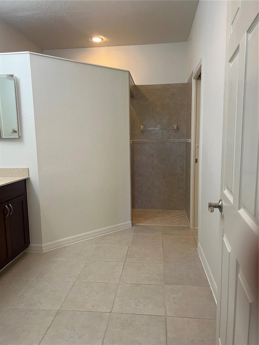 1498 MASENO DRIVE — photo 15 of 40