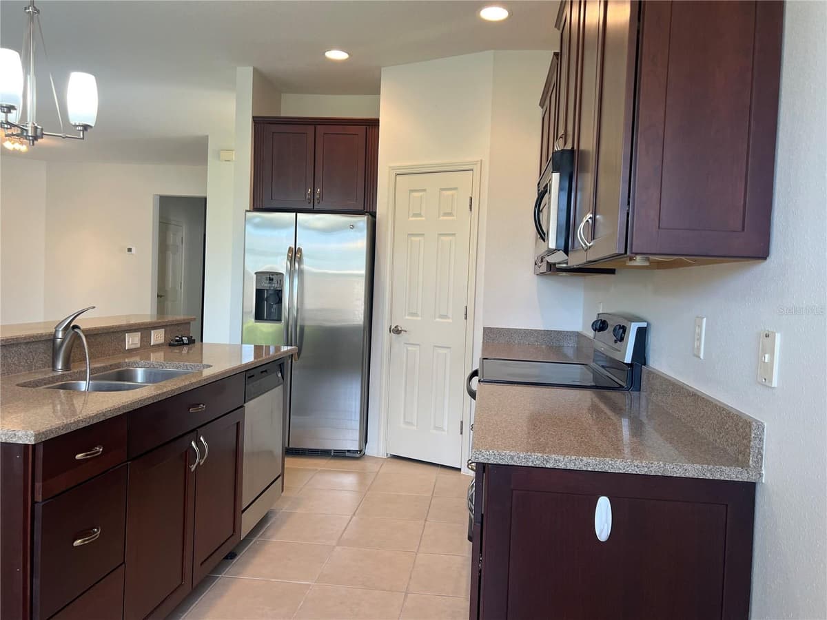 1498 MASENO DRIVE — photo 9 of 40