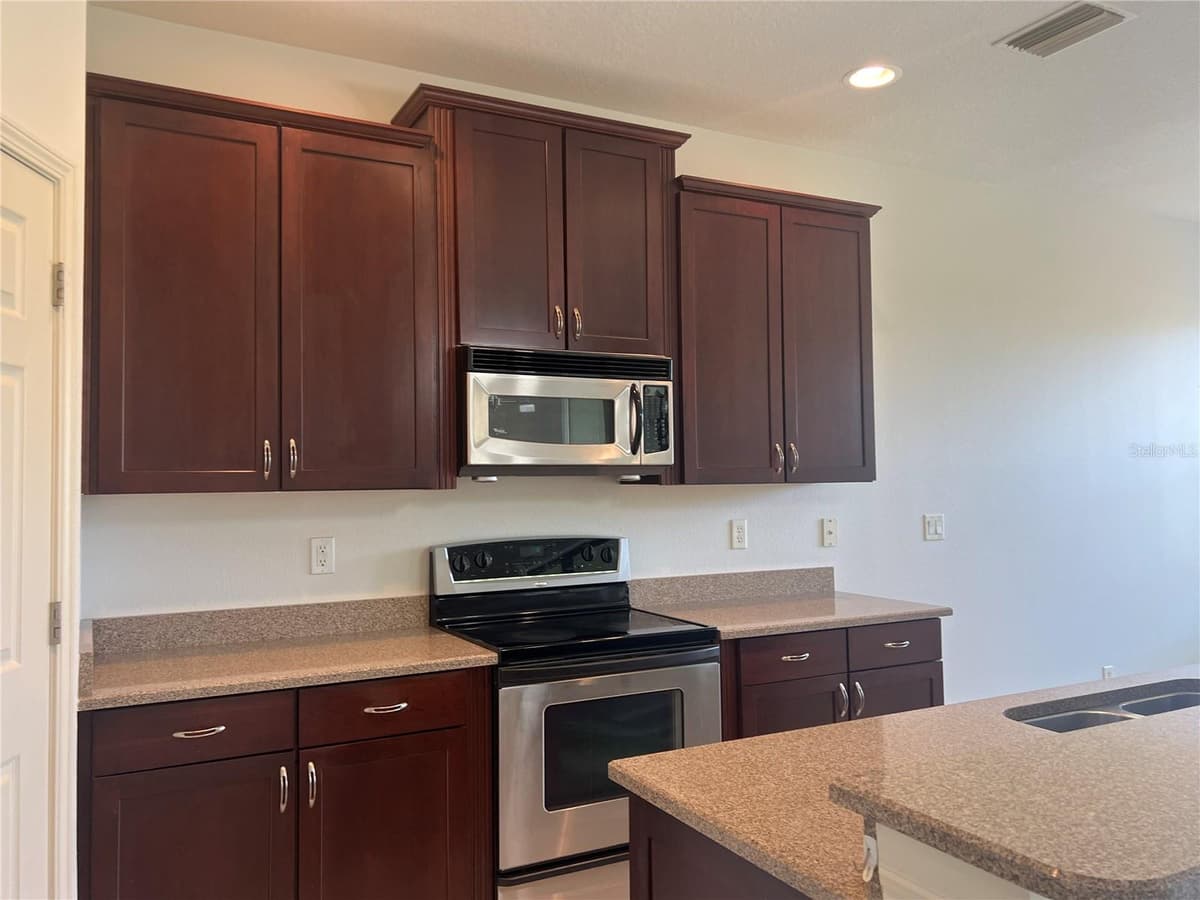 1498 MASENO DRIVE — photo 6 of 40