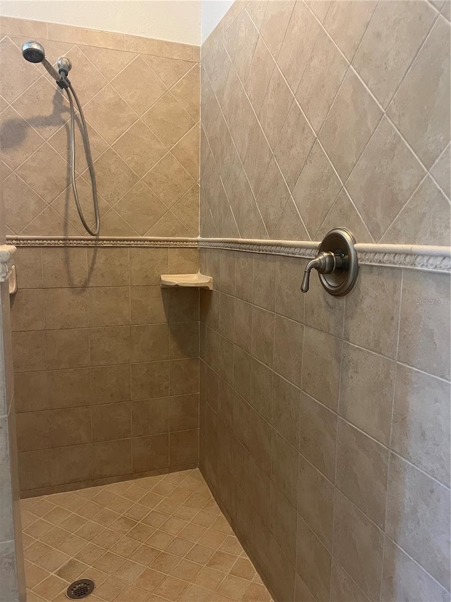 1498 MASENO DRIVE — photo 16 of 40
