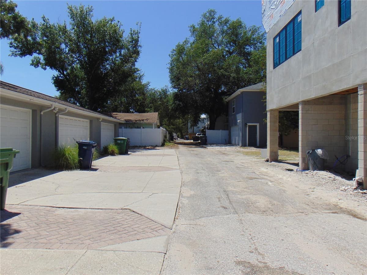 406 ORLEANS AVENUE — photo 4 of 11