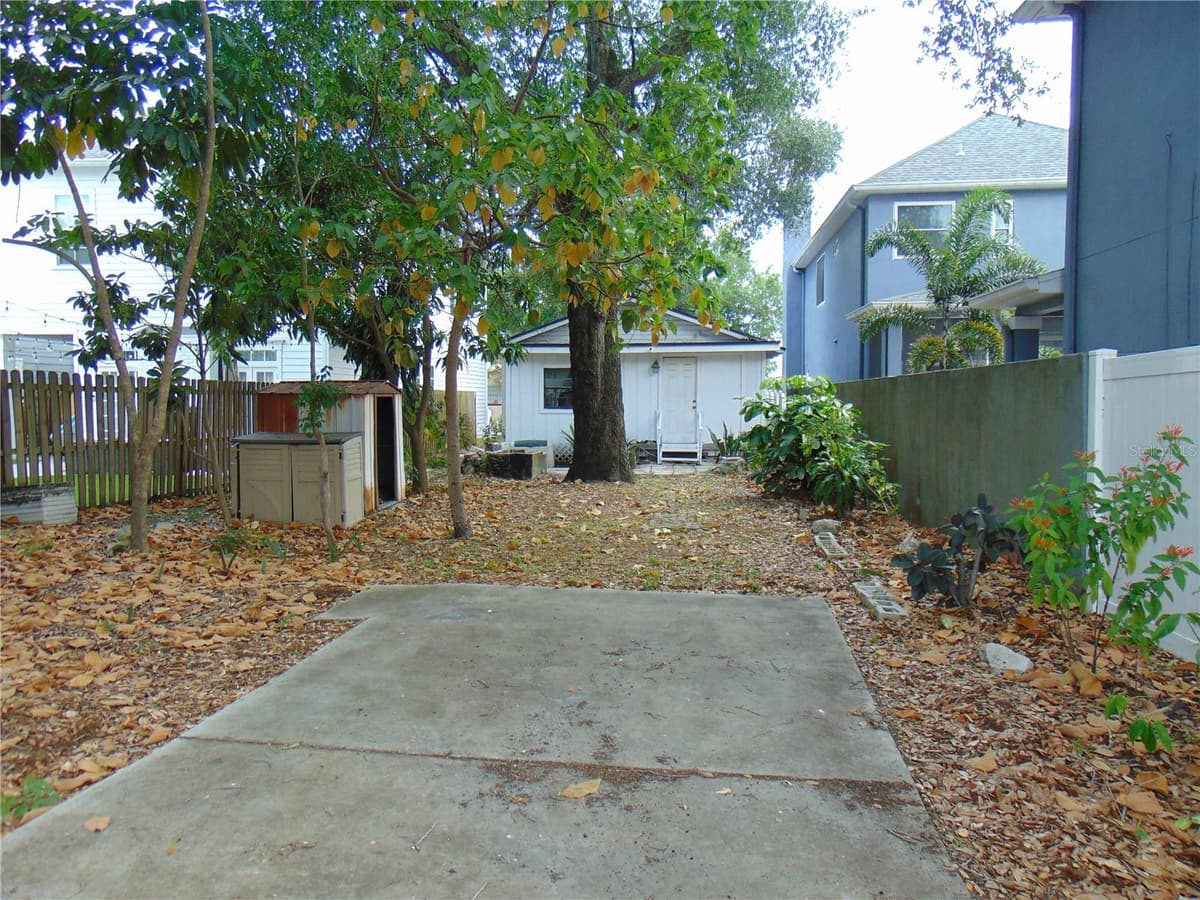 406 ORLEANS AVENUE — photo 5 of 11