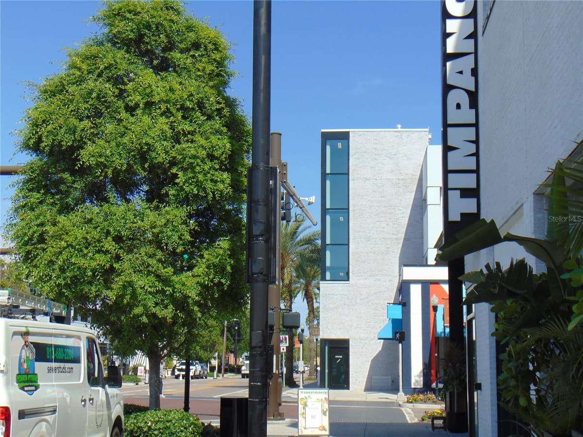 406 ORLEANS AVENUE — photo 9 of 11