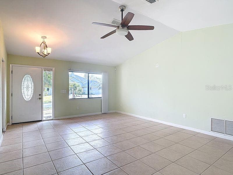 7 CRANDELL COURT — photo 9 of 30
