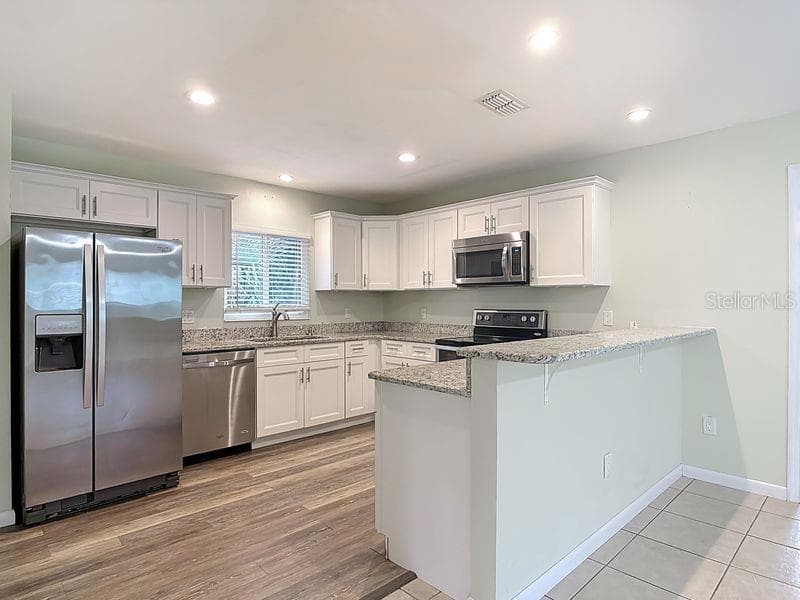 7 CRANDELL COURT — photo 10 of 30