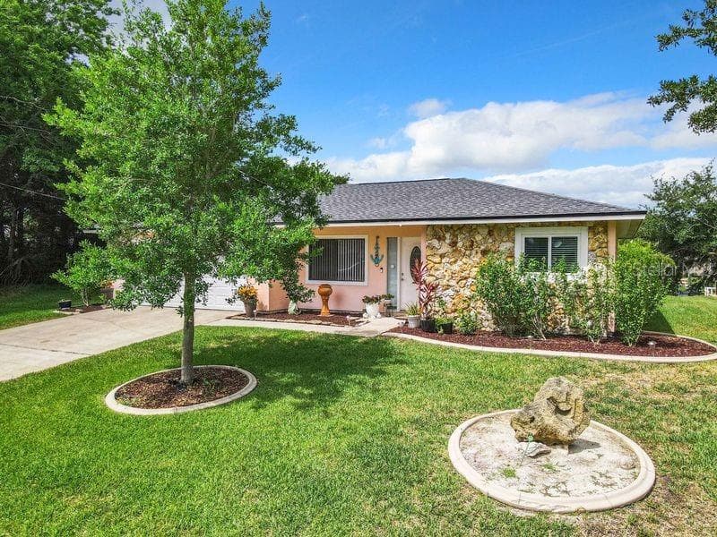 7 CRANDELL COURT — photo 1 of 30